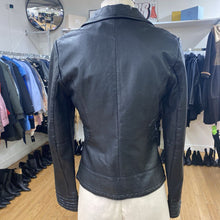 Load image into Gallery viewer, Tristan &amp; Iseut vintage leather jacket S
