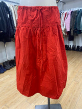Load image into Gallery viewer, Banana Republic (outlet) midi skirt M
