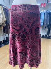 Load image into Gallery viewer, Banana Republic velour paisley Skirt 8
