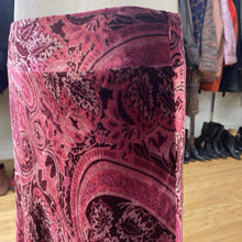 Load image into Gallery viewer, Banana Republic velour paisley Skirt 8
