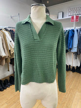 Load image into Gallery viewer, Carve Designs knit top XS

