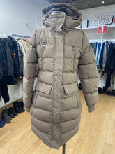 Load image into Gallery viewer, Lole Puffer coat XXS
