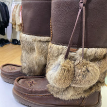 Load image into Gallery viewer, Manitobah Mukluk leather boots 7
