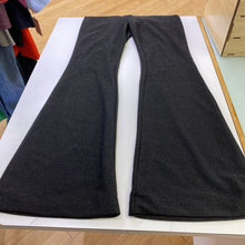 Load image into Gallery viewer, icone flared pull on pants M
