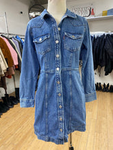 Load image into Gallery viewer, Levis Denim Dress M
