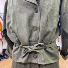 Load image into Gallery viewer, Guy laroche vintage suit 36/38
