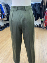 Load image into Gallery viewer, Guy laroche vintage suit 36/38
