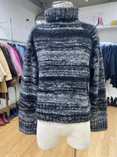 Load image into Gallery viewer, Babaton thick sweater S

