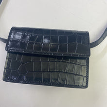 Load image into Gallery viewer, La Canadienne mirco belt bag
