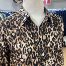 Load image into Gallery viewer, Pleione leopard print top M
