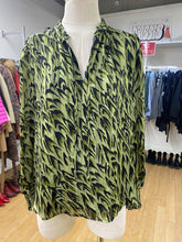 Load image into Gallery viewer, Melanie Lyne Metallic Top 12
