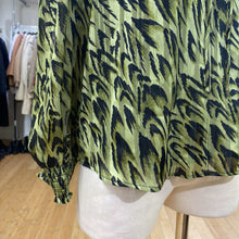 Load image into Gallery viewer, Melanie Lyne Metallic Top 12
