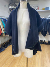 Load image into Gallery viewer, Roots wool shawl vest S
