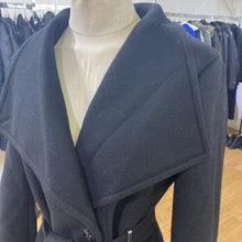 Load image into Gallery viewer, DKNY coat S

