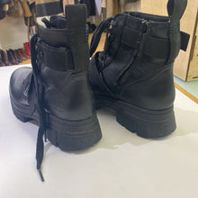 Load image into Gallery viewer, UGG boots 11/42
