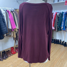Load image into Gallery viewer, Barbour top 12
