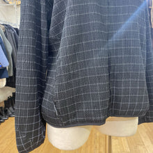 Load image into Gallery viewer, Lululemon jacket XL
