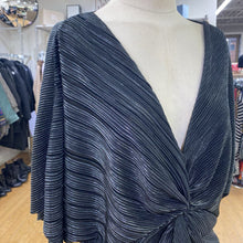 Load image into Gallery viewer, Oak &amp; Fort pleated top XL
