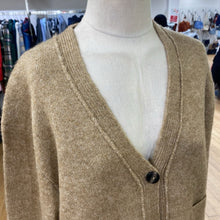 Load image into Gallery viewer, John &amp; Jenn Sweater M
