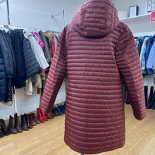 Load image into Gallery viewer, Eddie Bauer light down coat L
