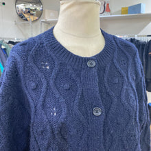 Load image into Gallery viewer, Uniqlo sweater L
