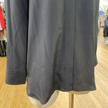 Load image into Gallery viewer, Babaton silk button up 2XS

