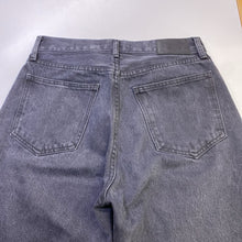 Load image into Gallery viewer, Denim Forum jeans 28
