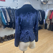 Load image into Gallery viewer, Banana Republic velour blazer 4

