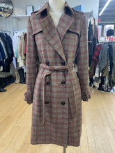 Load image into Gallery viewer, Jovonna London wool/blend light coat 6
