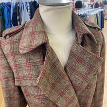 Load image into Gallery viewer, Jovonna London wool/blend light coat 6
