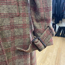 Load image into Gallery viewer, Jovonna London wool/blend light coat 6
