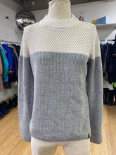 Load image into Gallery viewer, Roots Sweater S
