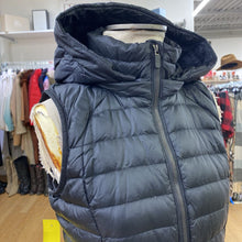 Load image into Gallery viewer, Lululemon Puffy Vest 4
