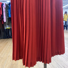 Load image into Gallery viewer, Mister Leonard vintage pleated skirt 12 (fits smaller)
