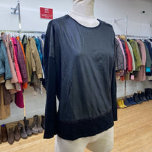 Load image into Gallery viewer, Tricotto studded top S
