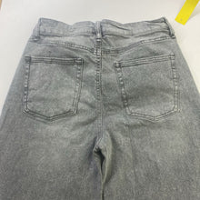 Load image into Gallery viewer, Oat wide leg jeans 10/30

