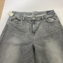 Load image into Gallery viewer, Defrost Wide Leg Jeans 32
