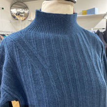 Load image into Gallery viewer, Lululemon sweater 4
