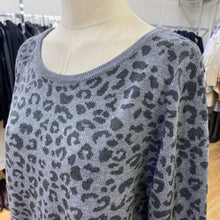 Load image into Gallery viewer, Heartloom leopard print top S
