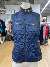 Load image into Gallery viewer, Banana Republic quilted vest Sp
