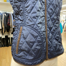 Load image into Gallery viewer, Banana Republic quilted vest Sp
