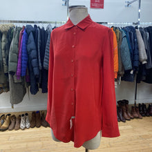 Load image into Gallery viewer, Equipment silk top S
