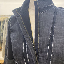 Load image into Gallery viewer, Nicole Miller long blazer 6
