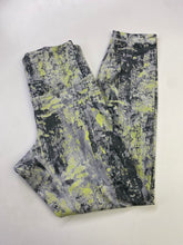 Load image into Gallery viewer, Lululemon leggings 8

