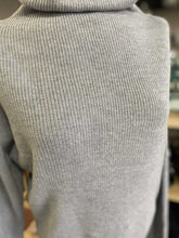 Load image into Gallery viewer, Wilfred wool sweater XS
