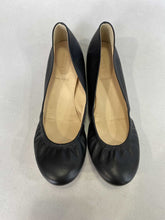 Load image into Gallery viewer, J Crew Flats 7
