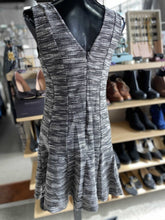 Load image into Gallery viewer, Banana Republic Dress 6
