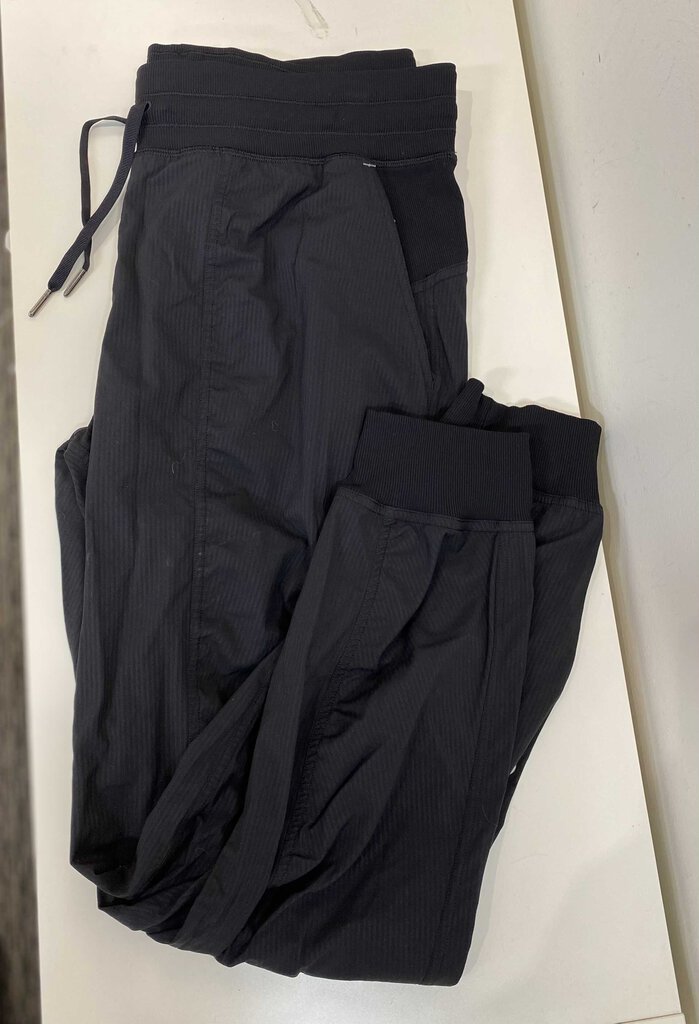 Lululemon cuffed pants 12