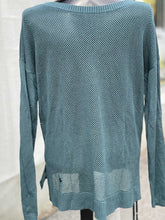 Load image into Gallery viewer, Lululemon Sweater M
