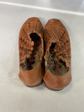 Load image into Gallery viewer, Pikolinos Shoes 36 (6.5)
